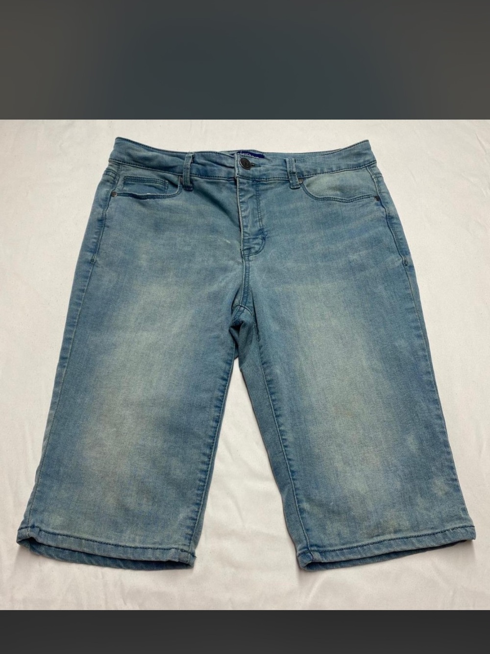 Bandolino Light Wash Denim Shorts